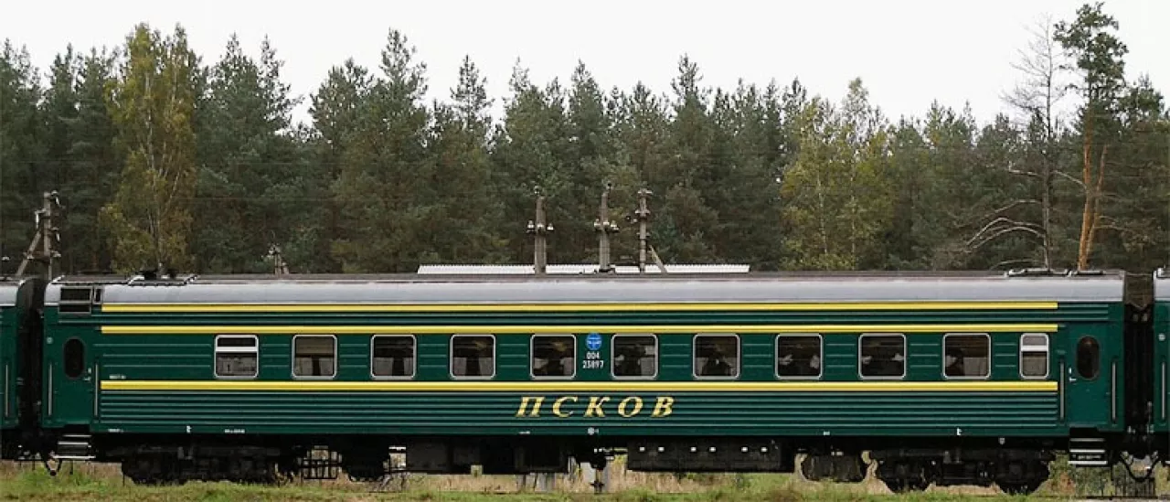 Фирменный поезд «Псков»