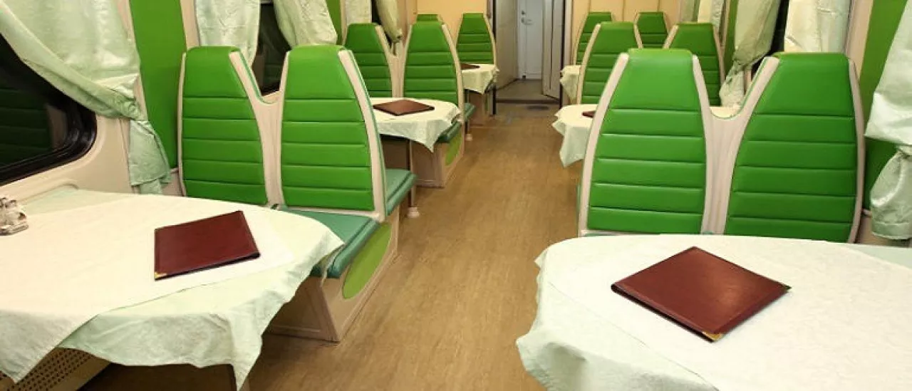 Фирменный поезд «Арктика». Вагон ресторан