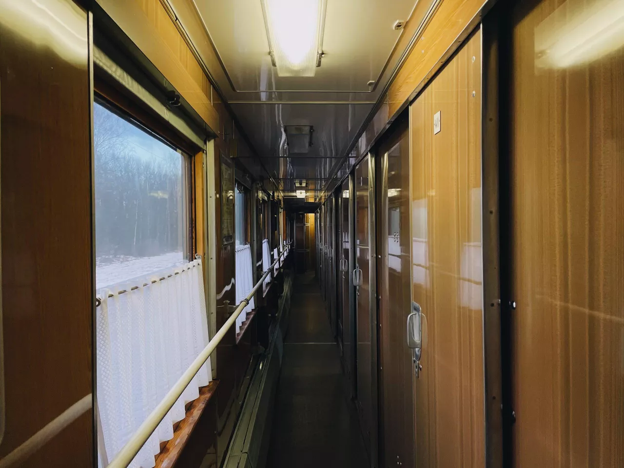 Бывают ли поезда или вагоны для курящих?